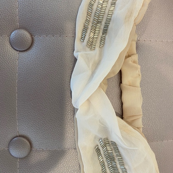 Dual tone Cream turban knot style headband - Picture 2 of 2